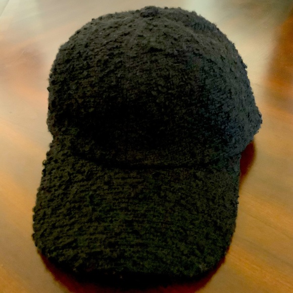 Women’s Teddy Fleece Cap - Picture 2 of 9